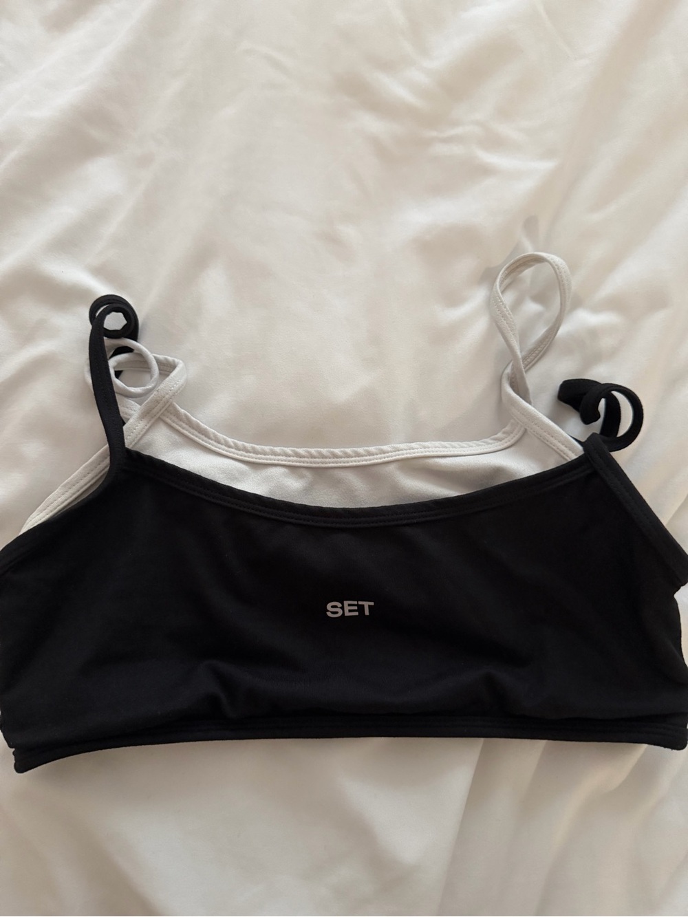 Set active Women's Black & White Double-Layer sports bra